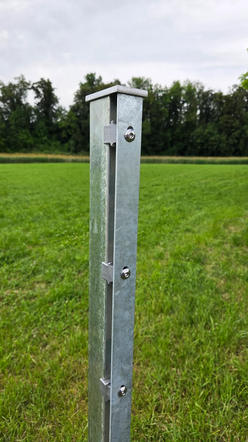 Doppelstabmatten Pfosten mit Abdeckleiste