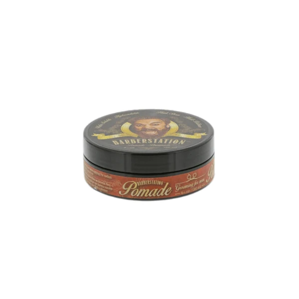 Pommade hydrosoluble à tenue moyenne