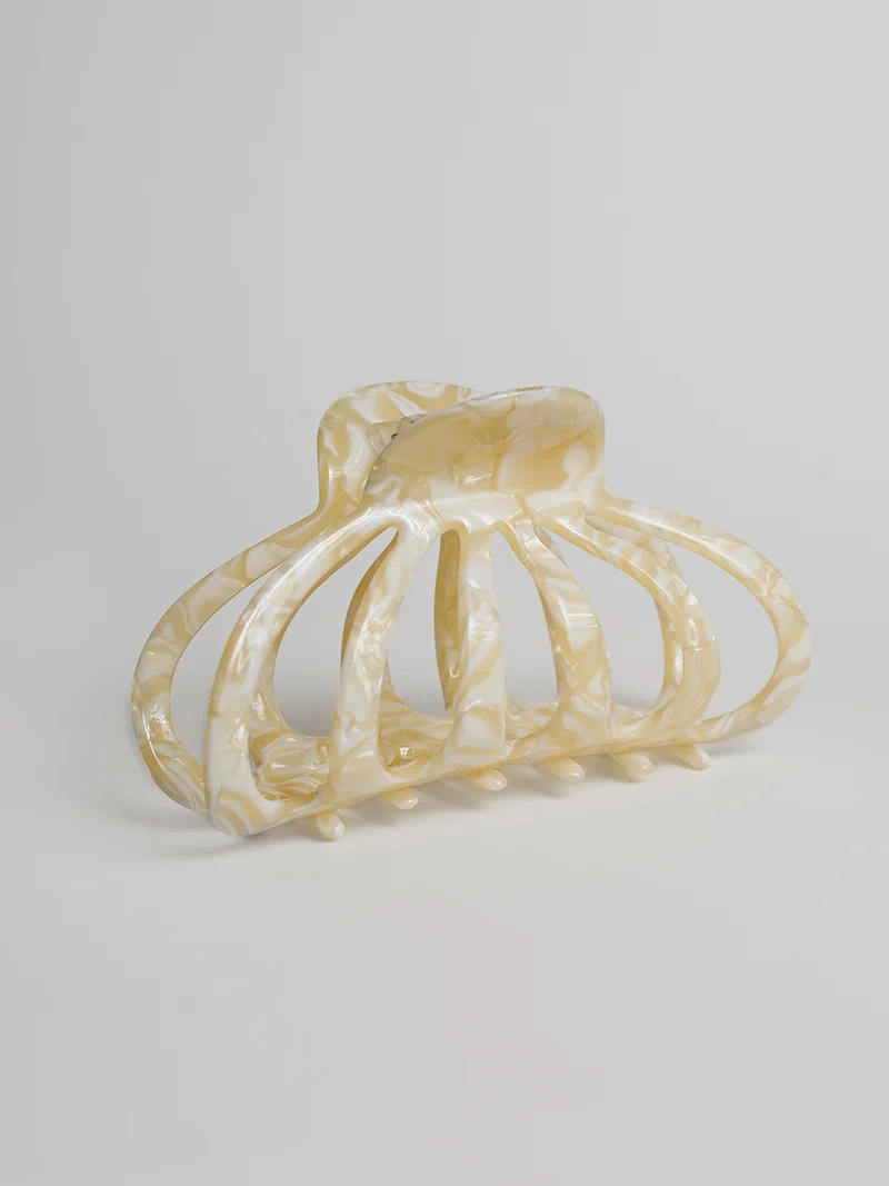 Coastal Shell Claw Clip