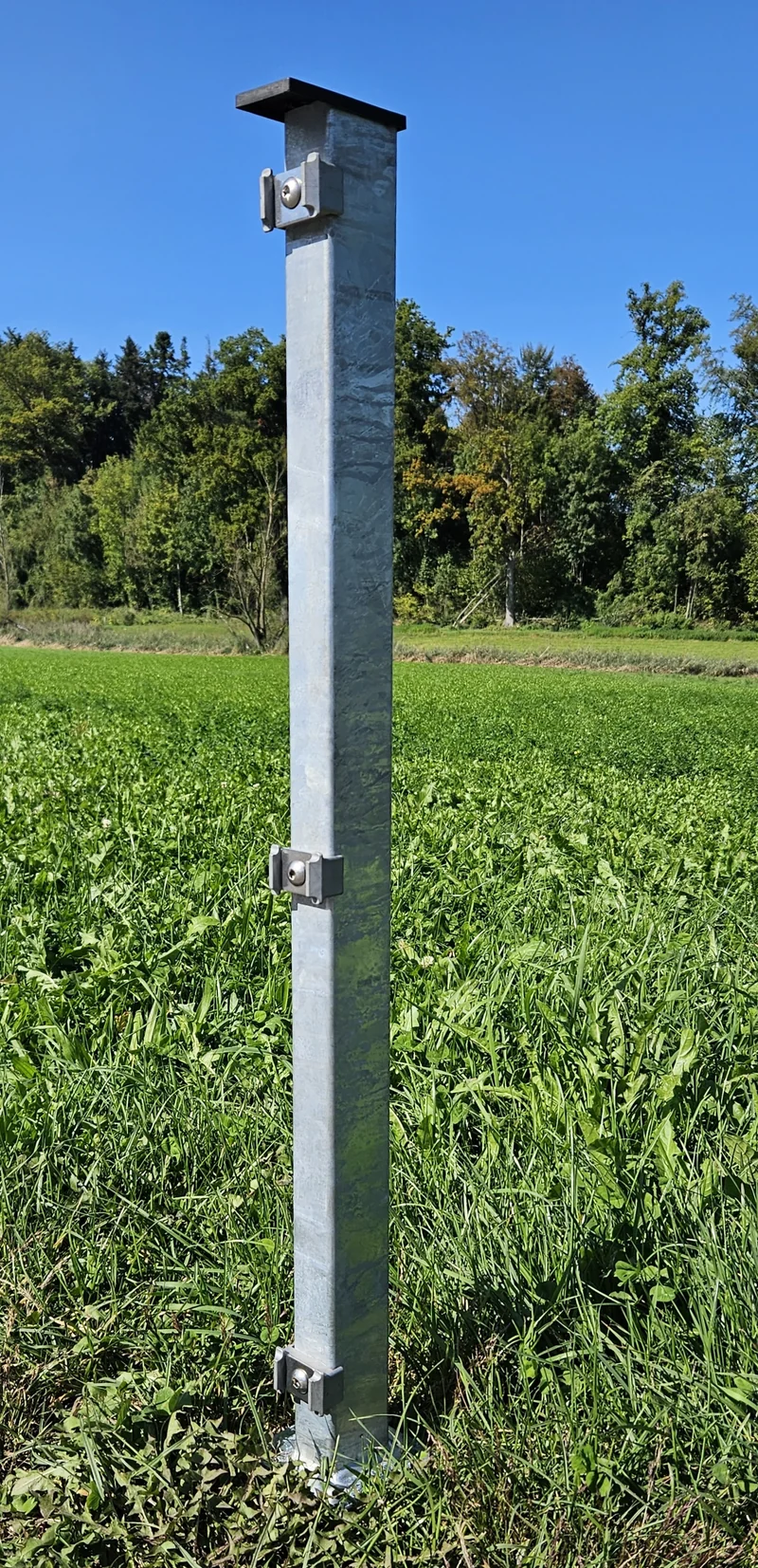 Pfosten mit Fussplatte für Doppelstabmatte 83 cm Höhe, Pfosten 88 cm Hoch
