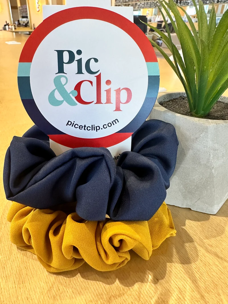 Duo de CHOUCHOUX bleu marin satin et jaune crêpe
